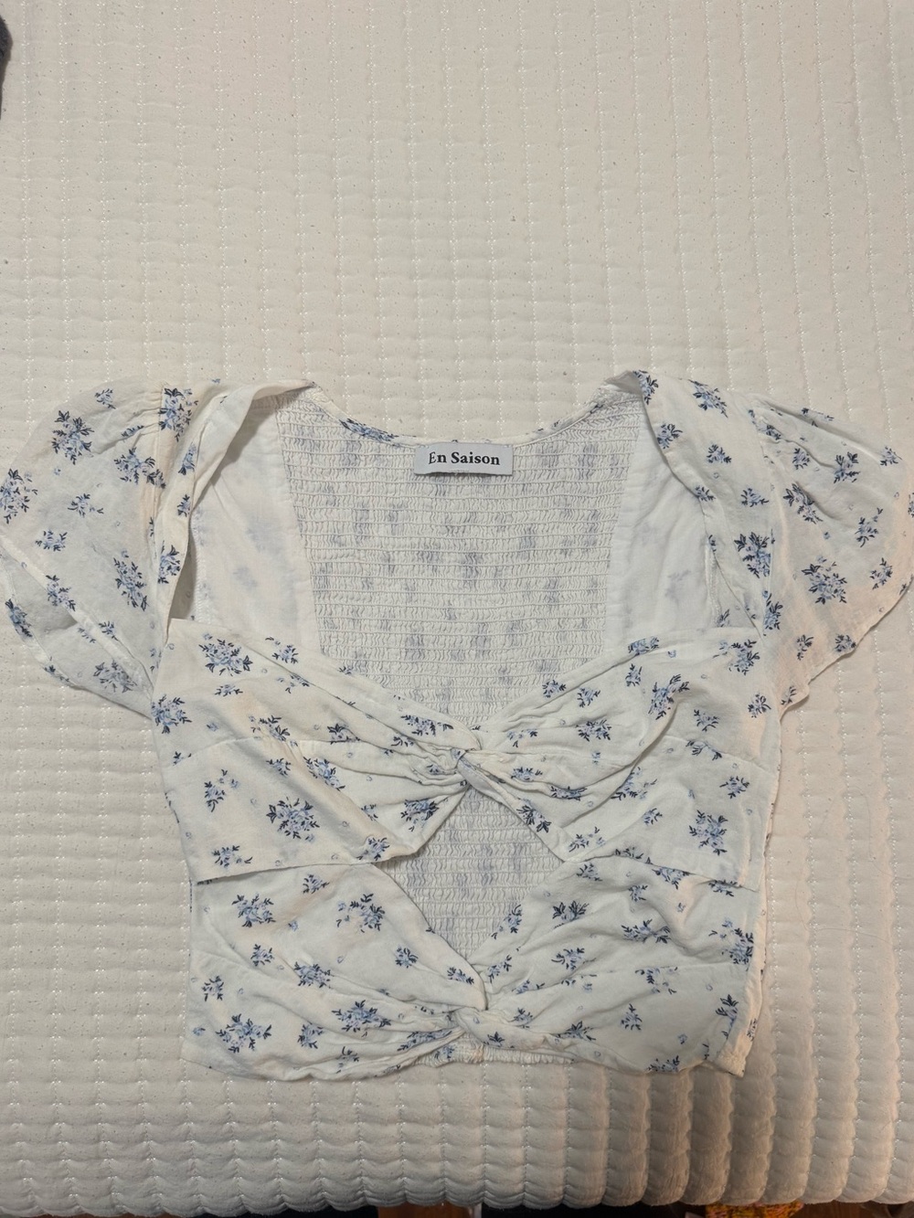 En Saison White and Blue Floral Tie-Front Crop Top